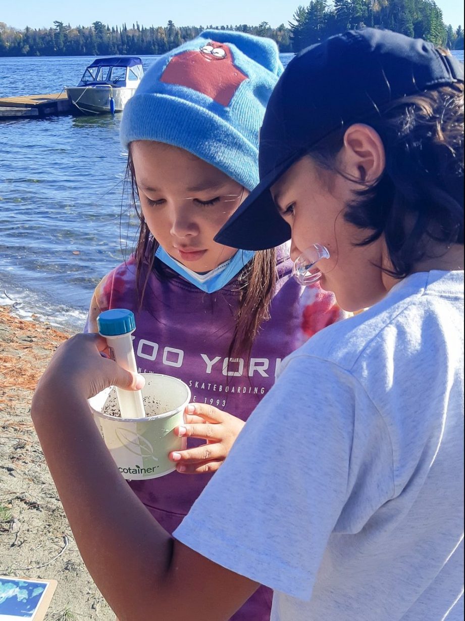Community elders made suggestions for areas of interest to be tested along Bear Island’s shores. Students were taught how to use tools like multiparameter readers to take before and after samples of Total Dissolved Solids (TDS) and conductivity throughout these lessons.
